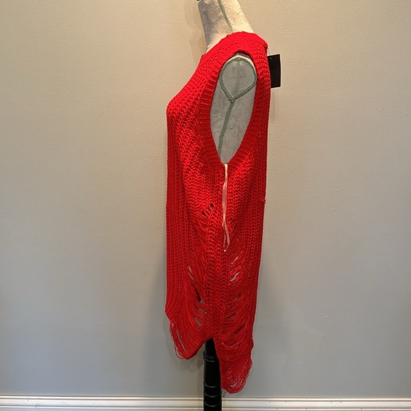 Hera collection red distressed acrylic crochet sleeveless sweater NWT M/L - Picture 2 of 9
